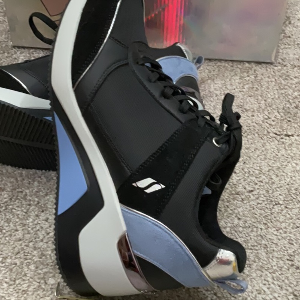 Skechers wedge tennis shoes. - Picture 6 of 8